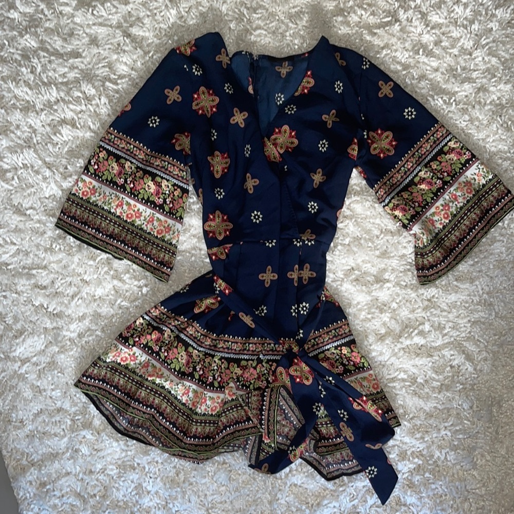 Ladies 3/4 length romper with sash (great used condition)